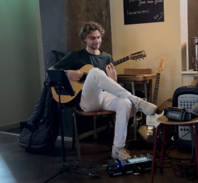 Juul zoekt een Kamer / Studio in Haarlem